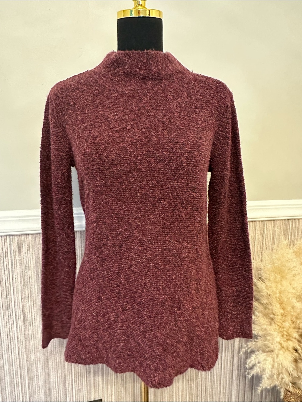 Old Navy Burgundy Bouclé Mock Neck Sweater Women’s Small Cozy Soft Knit Pullover